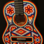 guitarra arte huichol
