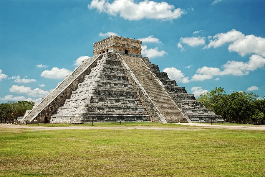 descubren otra piramide debajo kukulkan